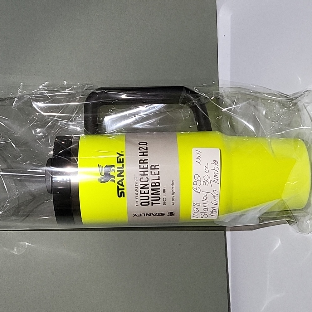 NWT Stanley 30oz Neon Yellow Quencher Tumbler - Picture 5 of 5
